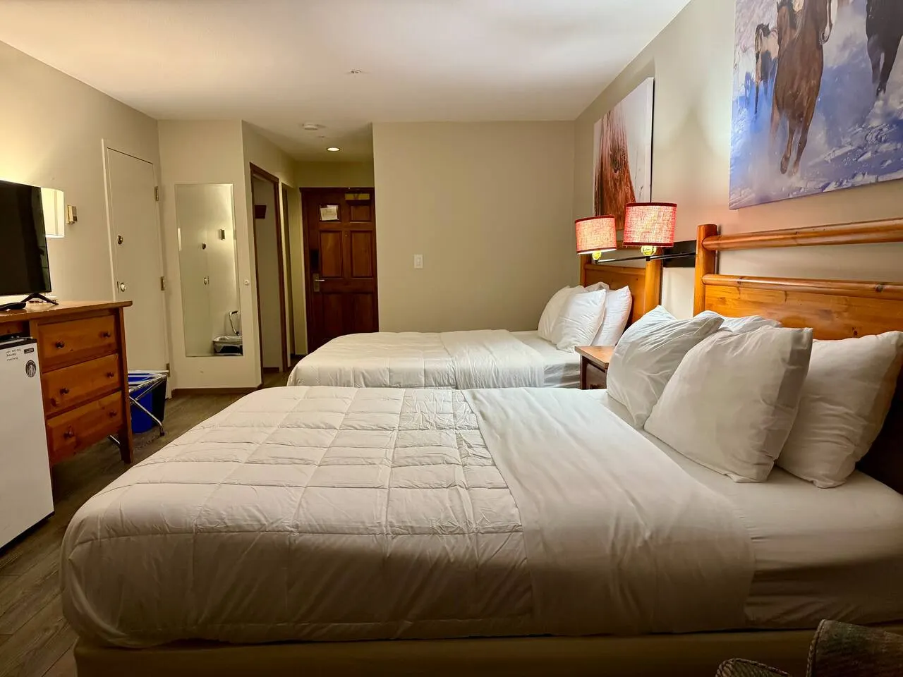 Apex Mountain ~ Crazy Horse 2 Queen Beds — photo 2