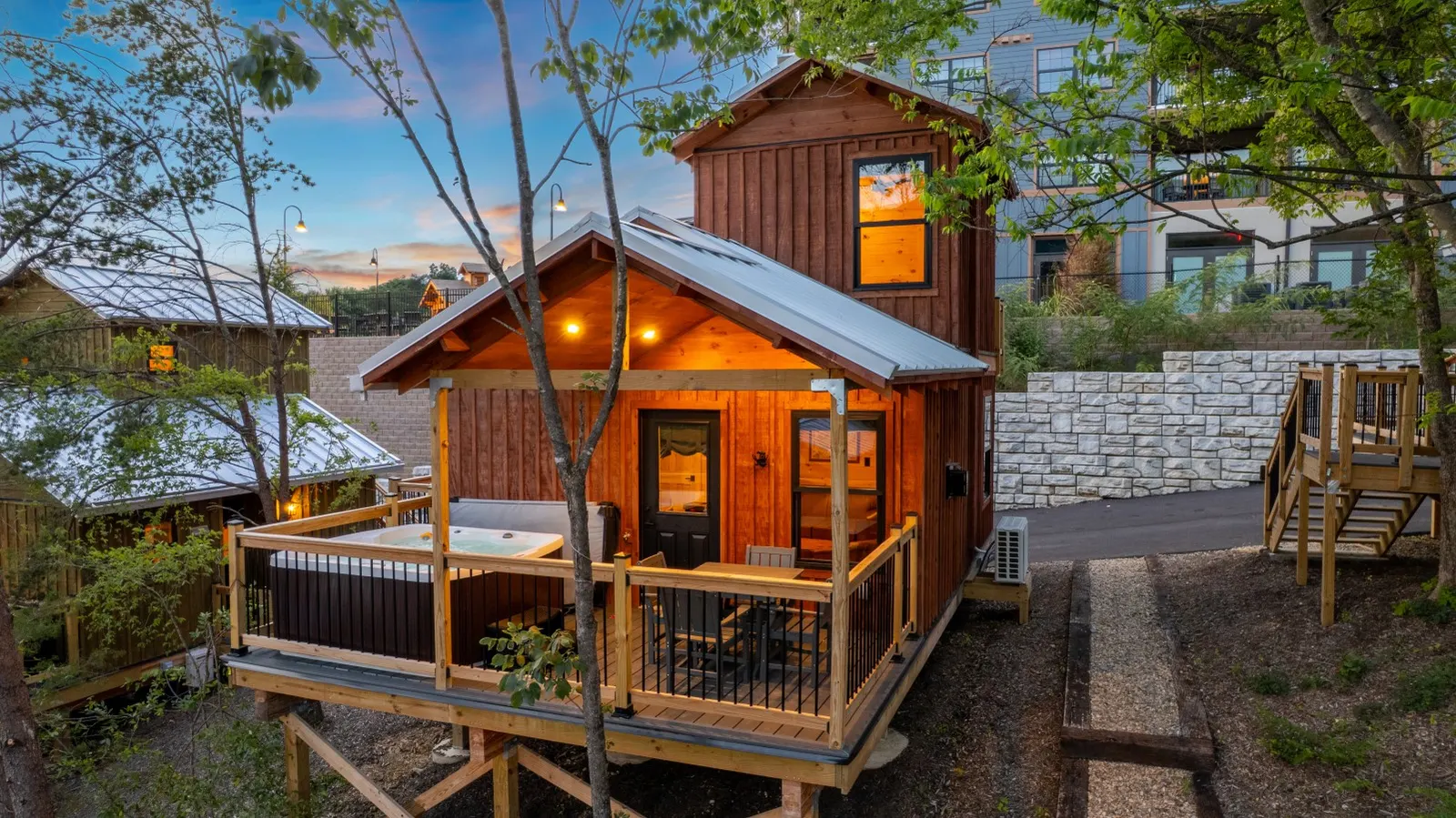 Chimney Tops, Treelodge #15 11