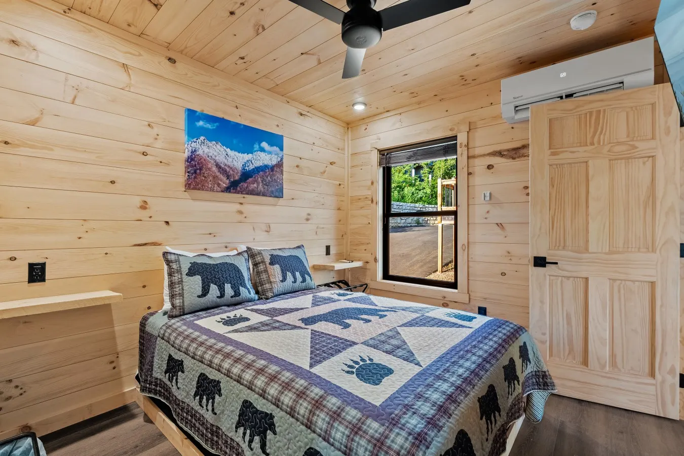Chimney Tops, Treelodge #15 6