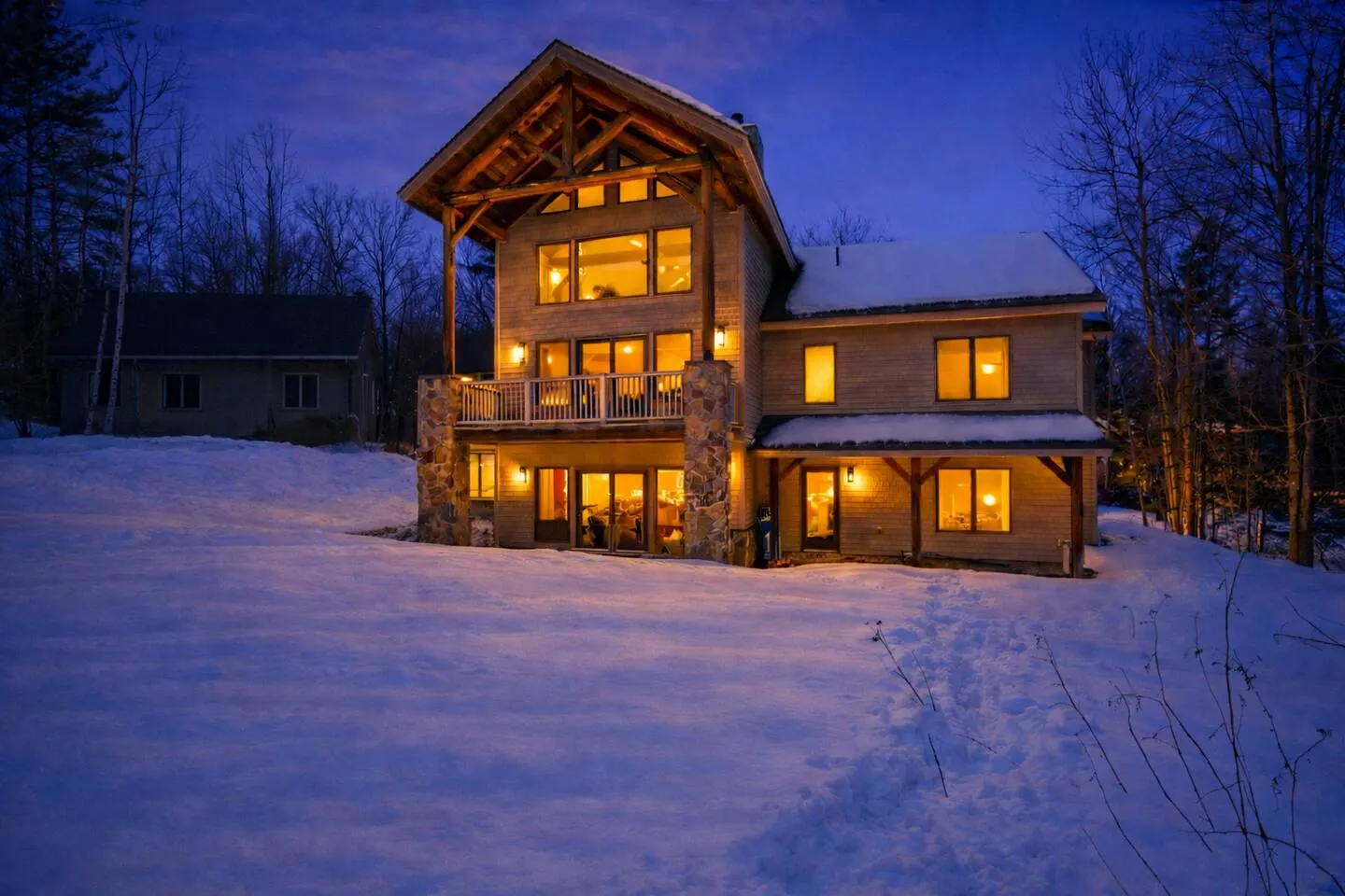 Ski In/Ski Out | GameRoom | 11 Beds | Dog Friendly