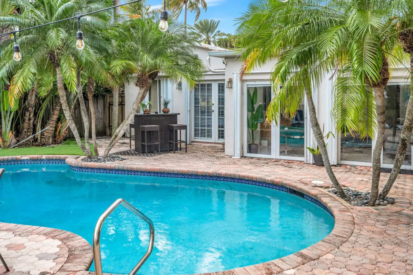 House Azure Canal 3