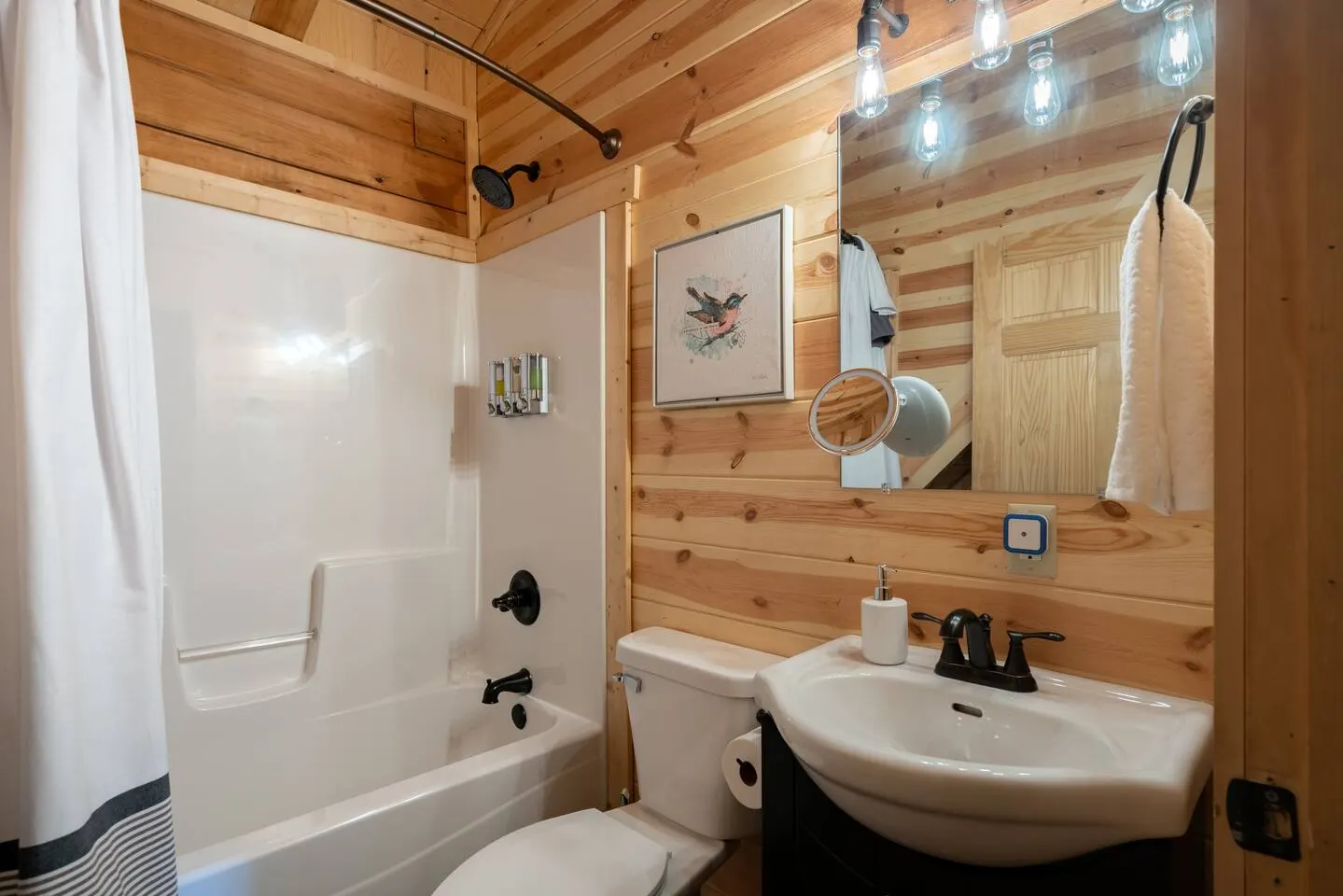 Hocking Hills Paradise Hot Tub, WiFi, Near Caves 19