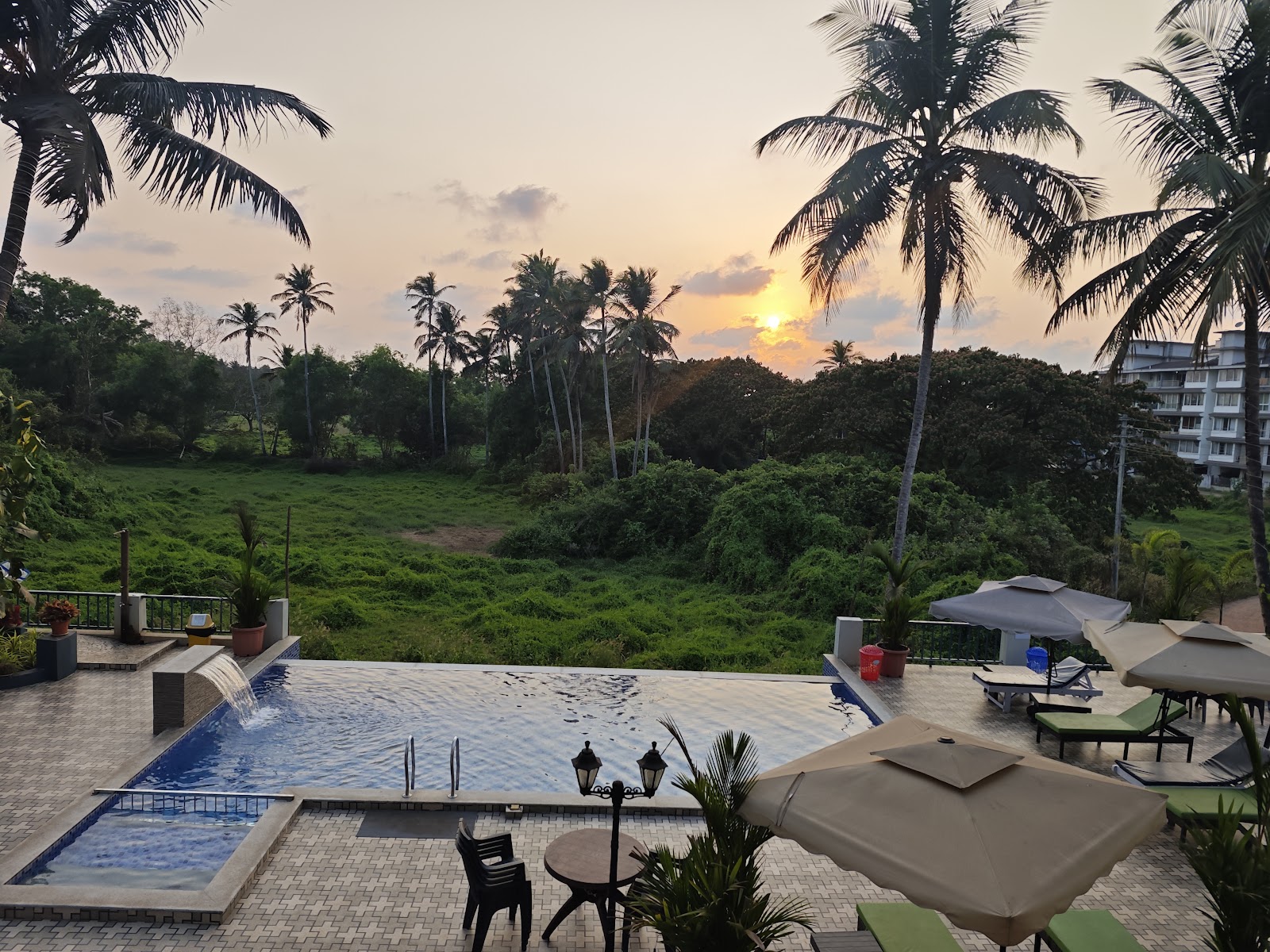 Beach Bliss Apartment - 8 min walk to the Beach 8