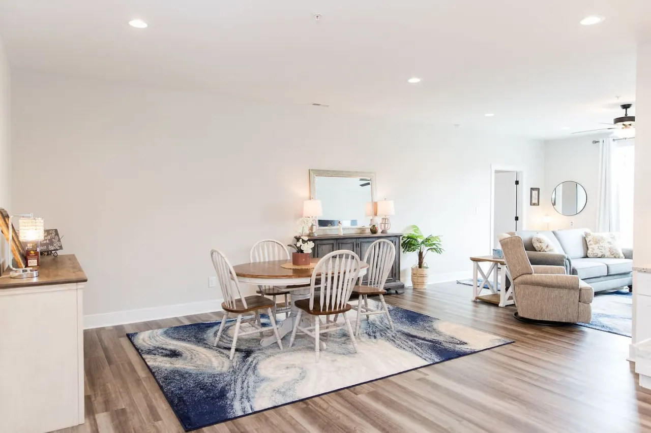 Cozy 1st Level King Bed Suite - 2 bed 2 bath! 14