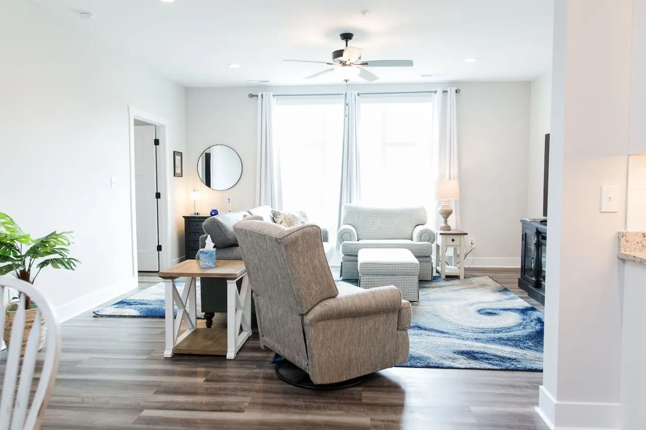 Cozy 1st Level King Bed Suite - 2 bed 2 bath! 18