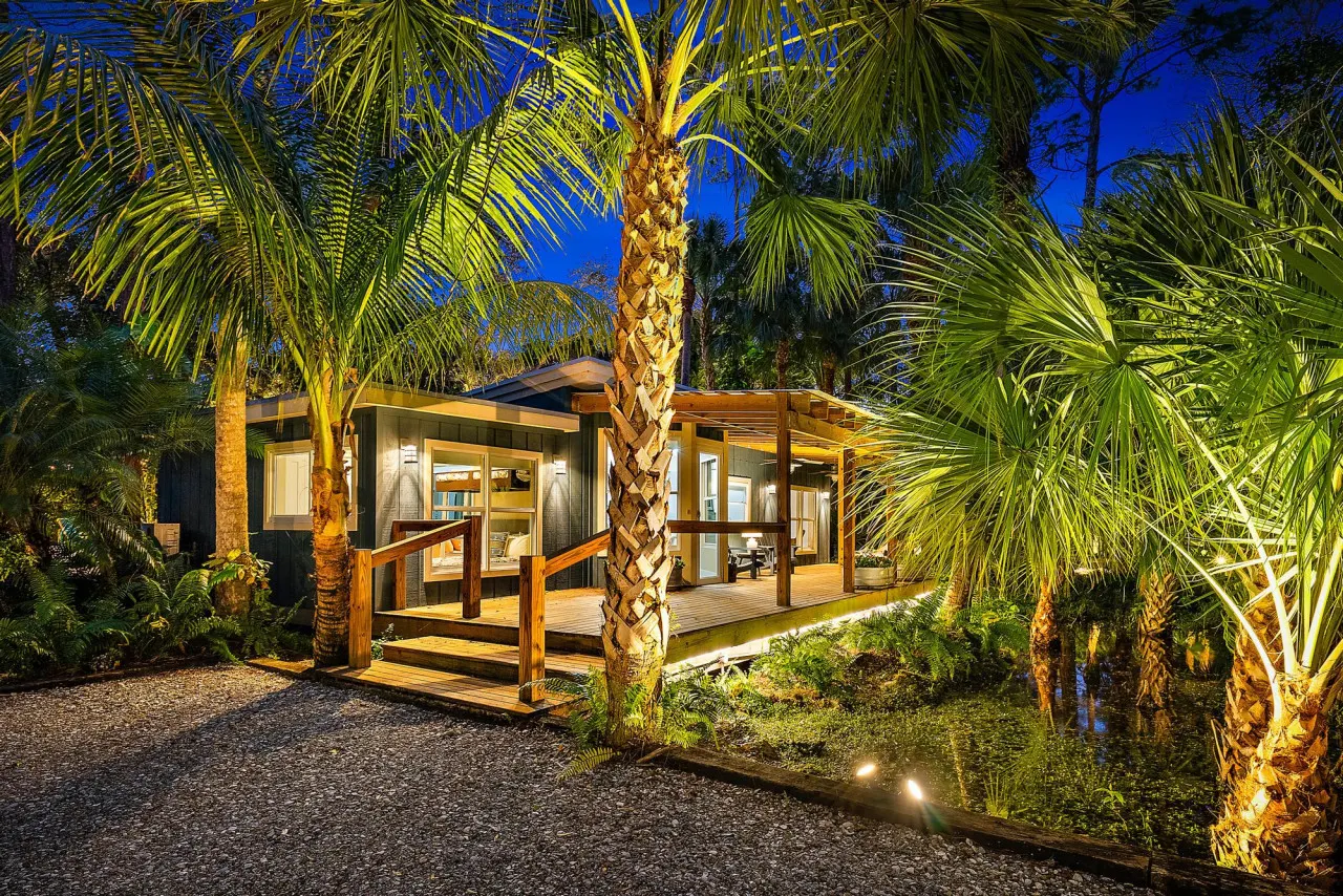 Whispering Woods Cottages - Verdant Forest Setting 5