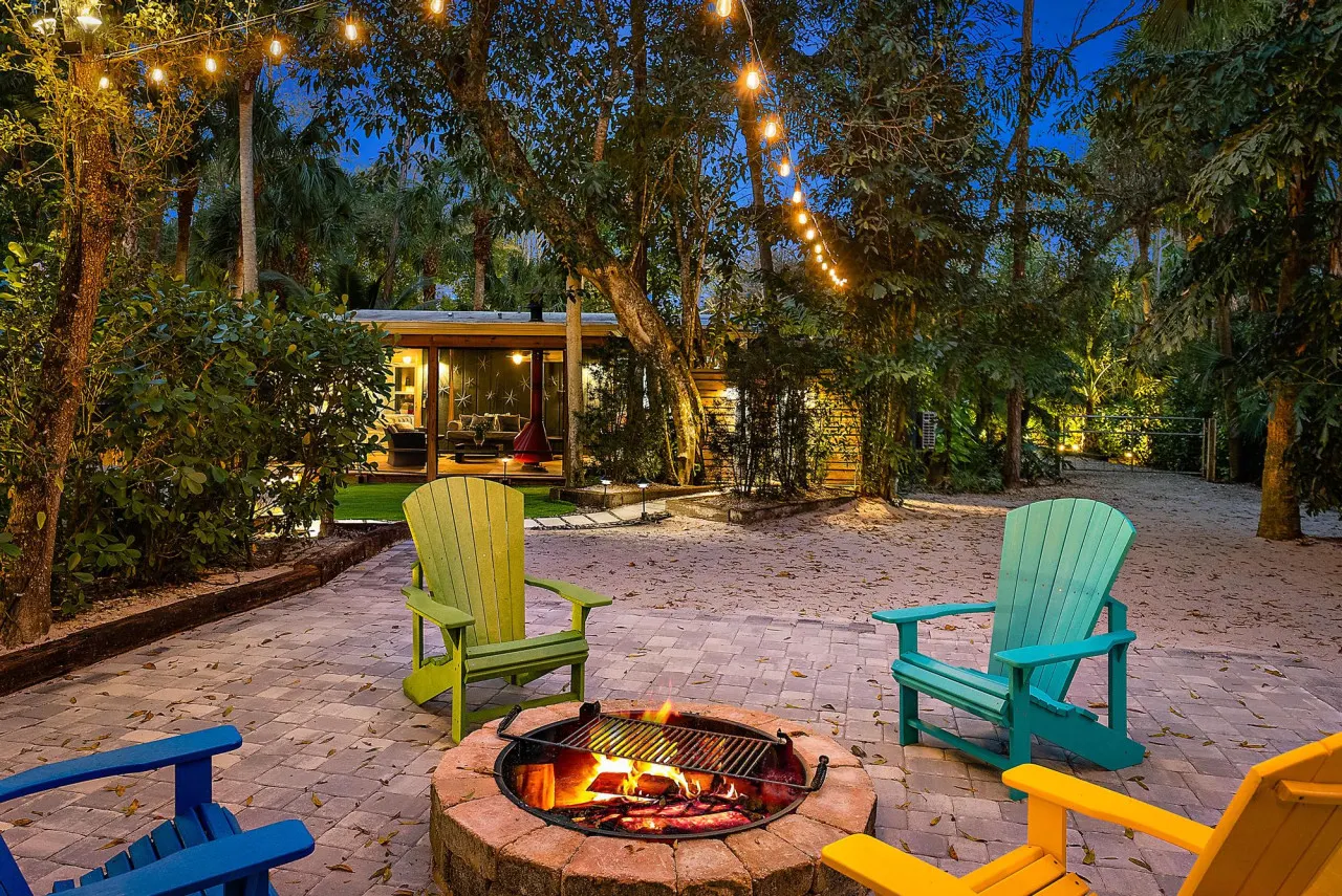 Whispering Woods Cottages - Verdant Forest Setting 7