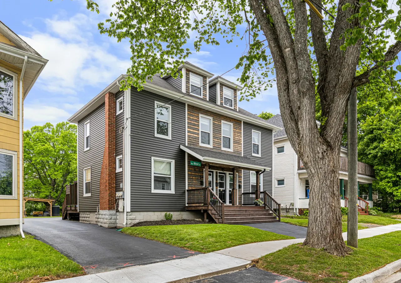 Moncton 3BR Gem Near Downtown Wi-Fi & Free Parking 16