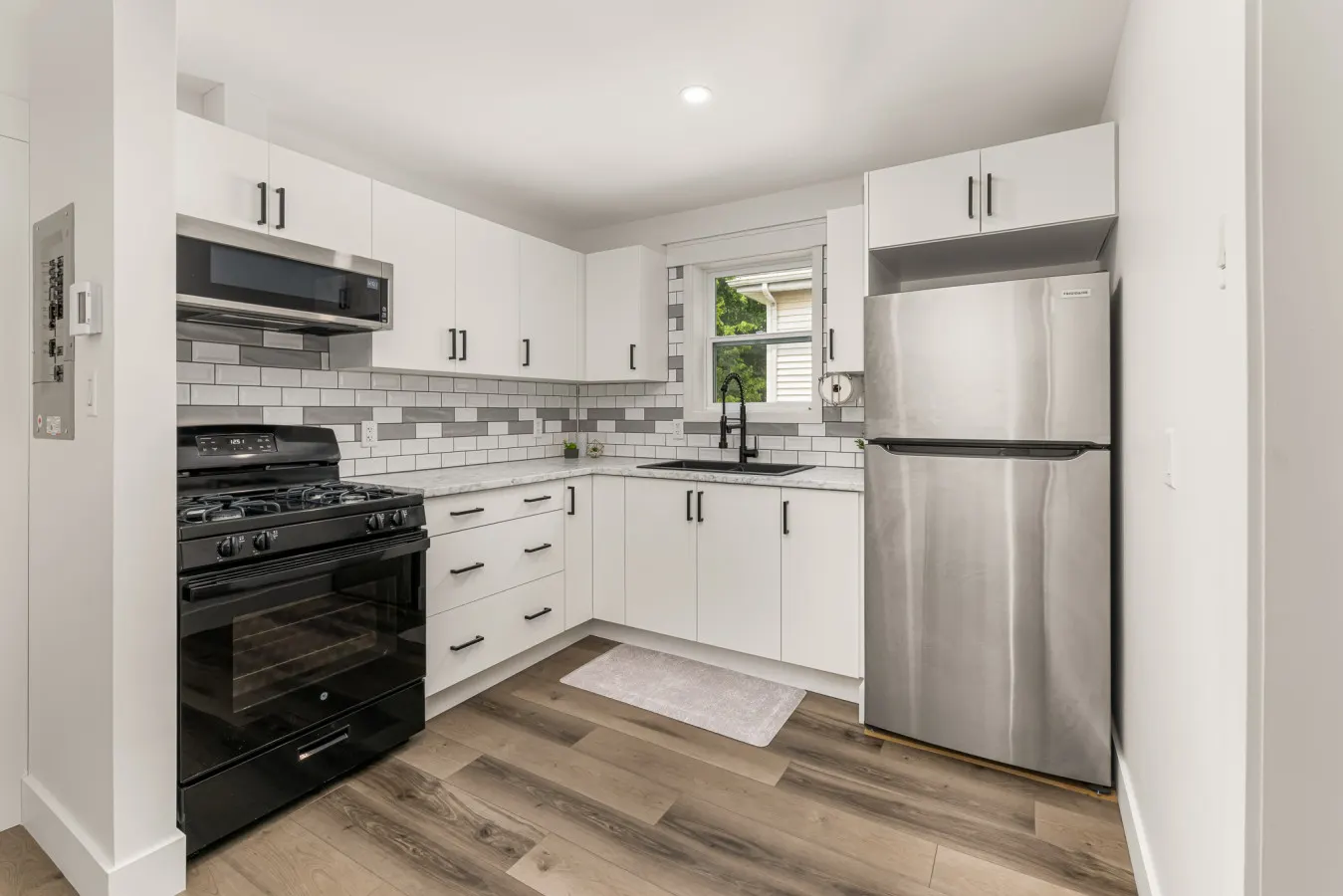 Moncton 3BR Gem | Near Downtown | Wi-Fi & Free Parking — photo 3