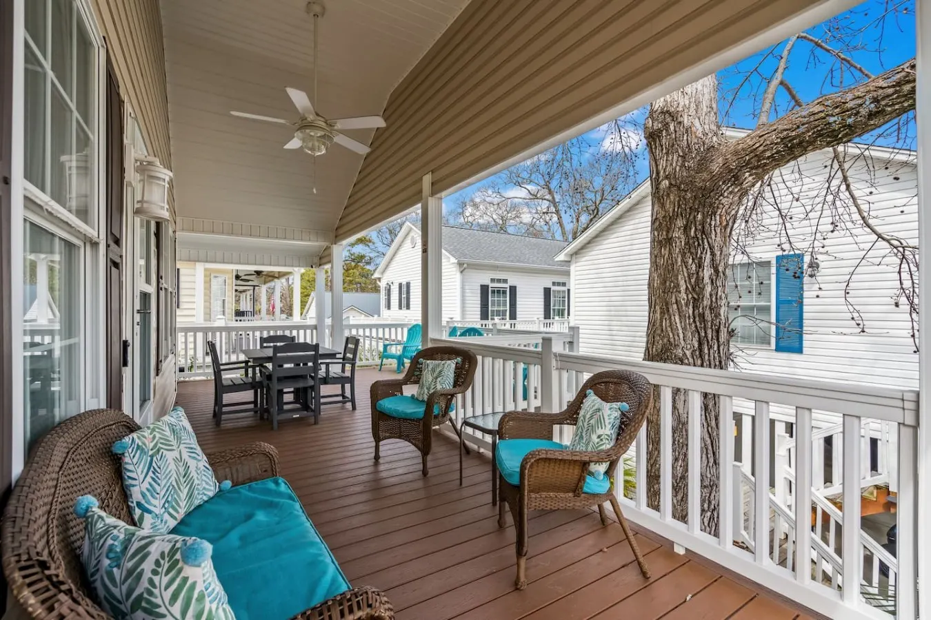 Ocean Lakes Retreat Water Park, Porch & Bar Area 4
