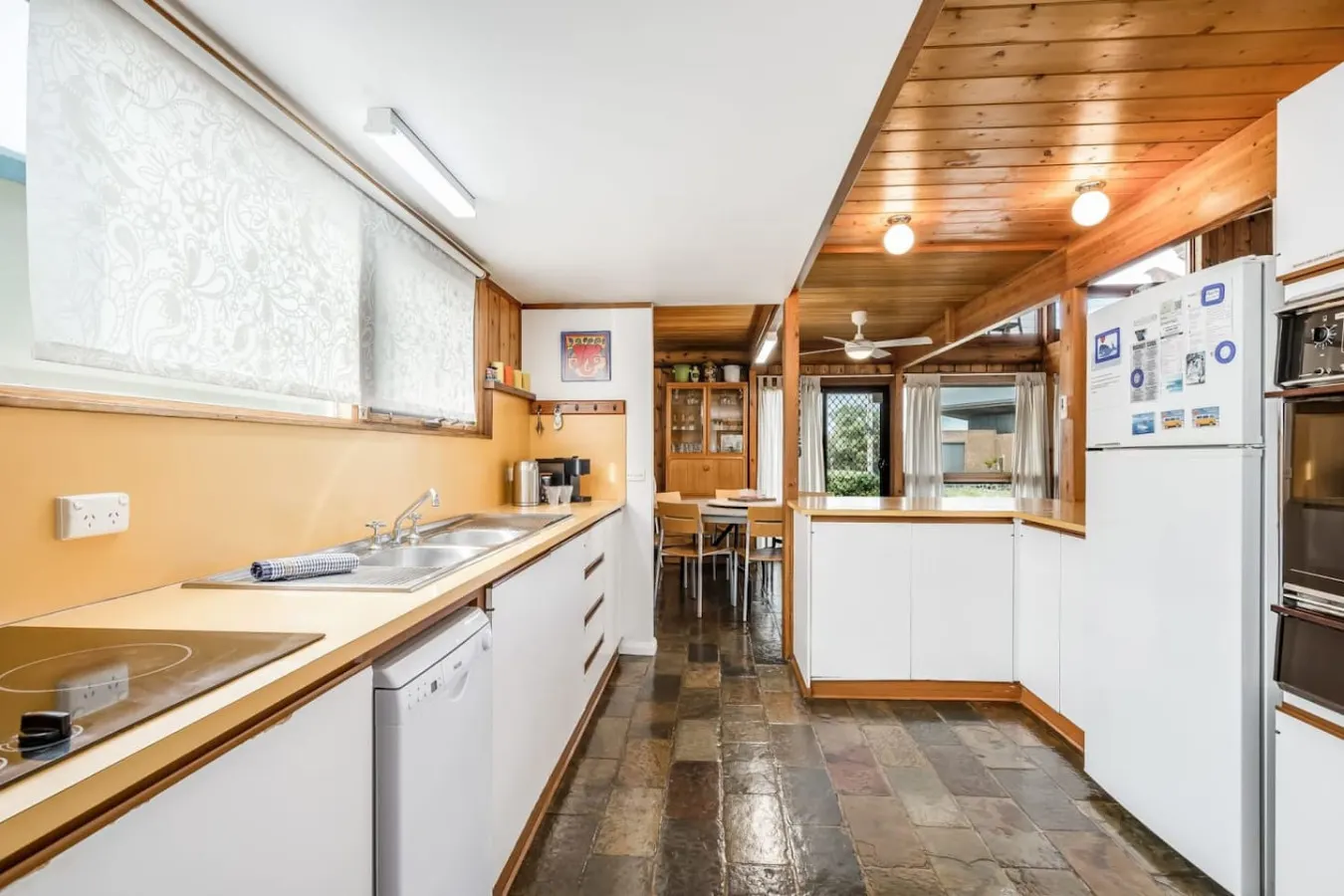 The Ark Family Beach House, WIFI, Netflix 8