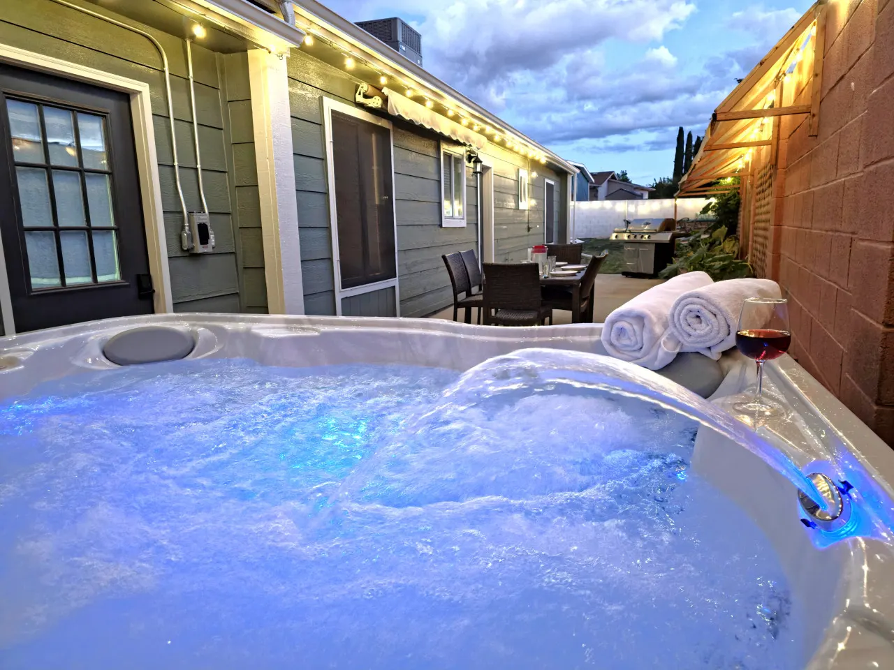 Hot Tub, Game Room, Kayaks, Boat Parking, Backyard, King, Fire Pit, Pets, W/D 1