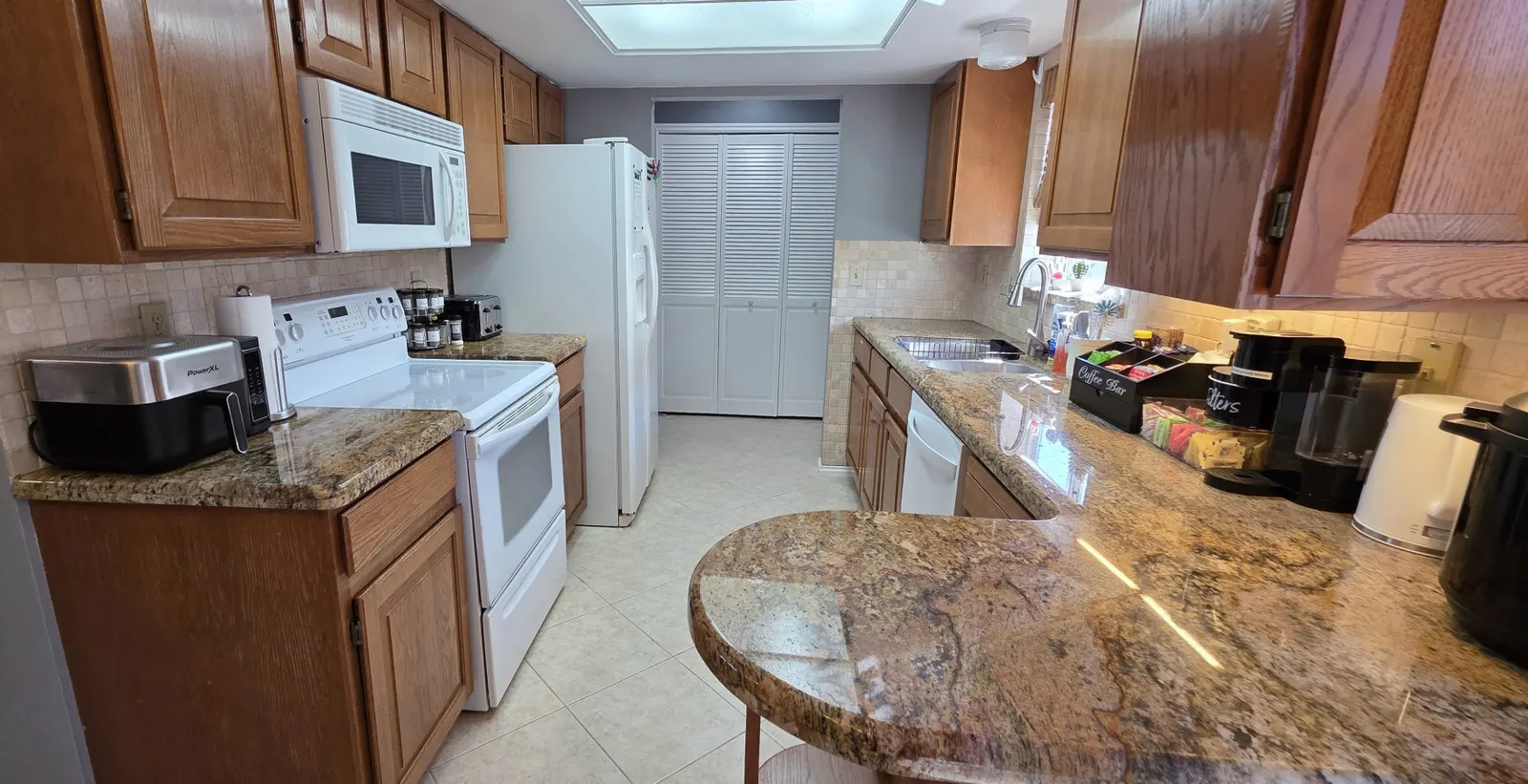 Hot Tub, Game Room, Kayaks, Boat Parking, Backyard, King, Fire Pit, Pets, W/D 10