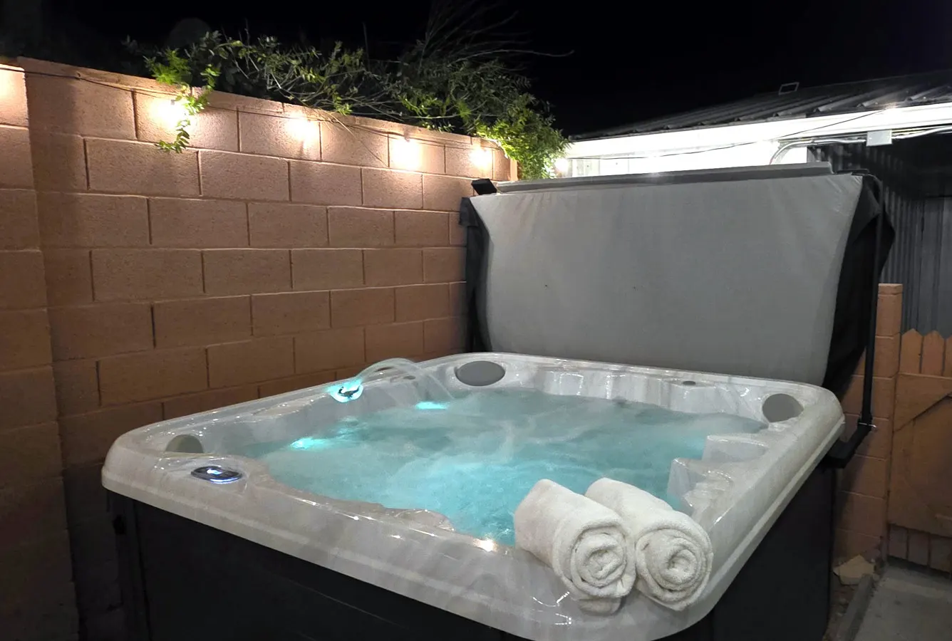 Hot Tub, Game Room, Kayaks, Boat Parking, Backyard, King, Fire Pit, Pets, W/D 16