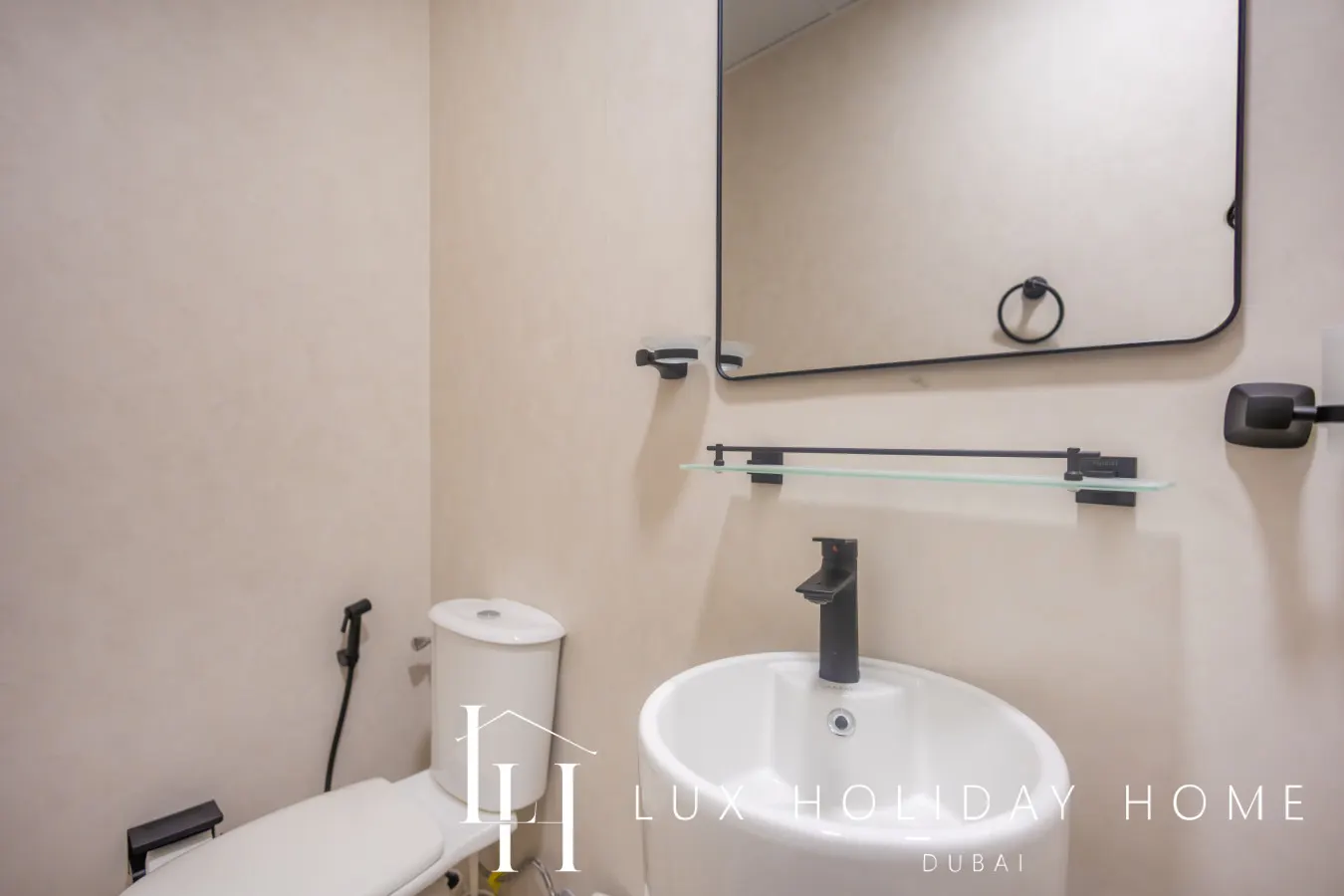 LUX The Modern Marina Suite 16