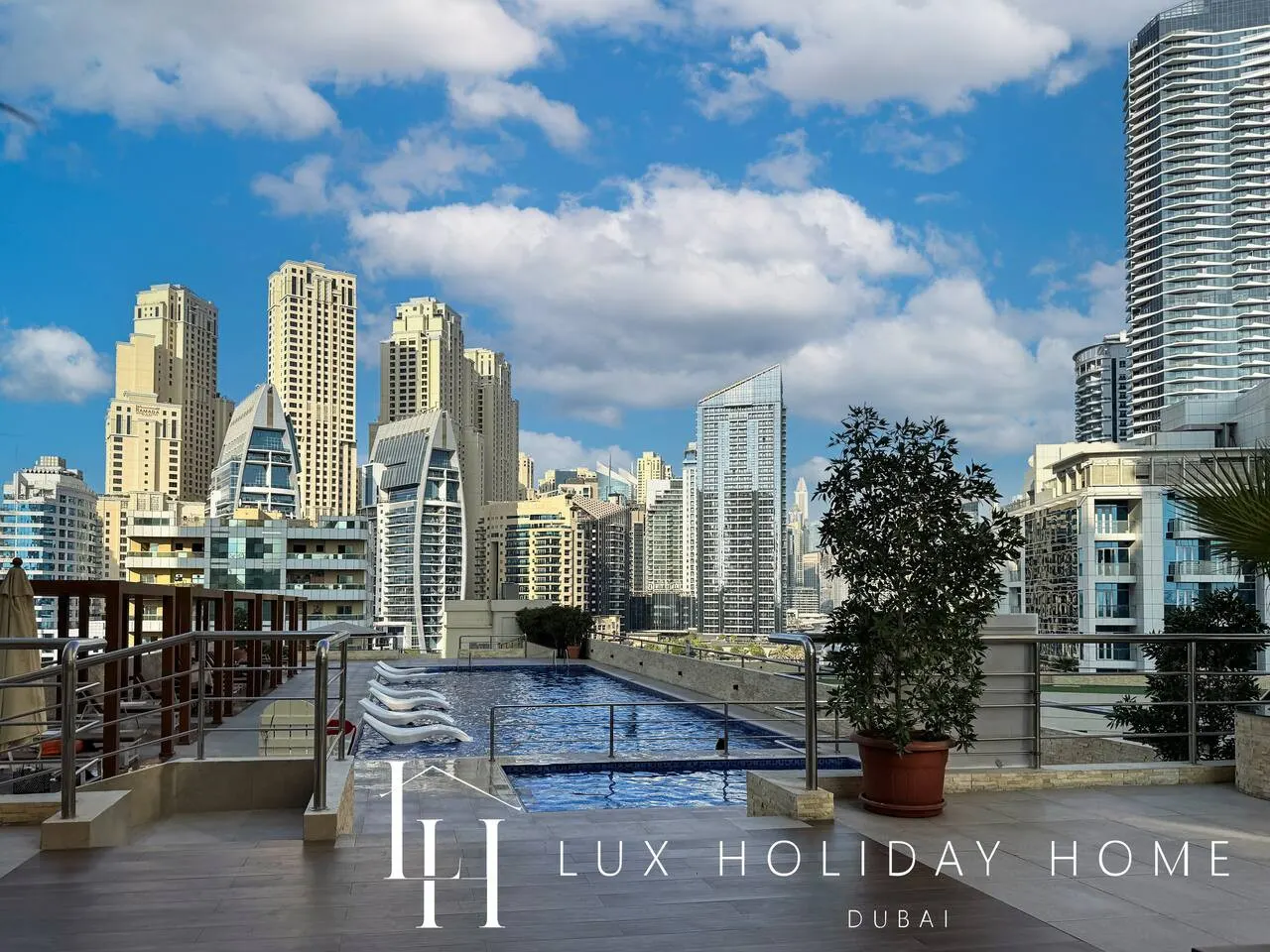 LUX The Modern Marina Suite 17