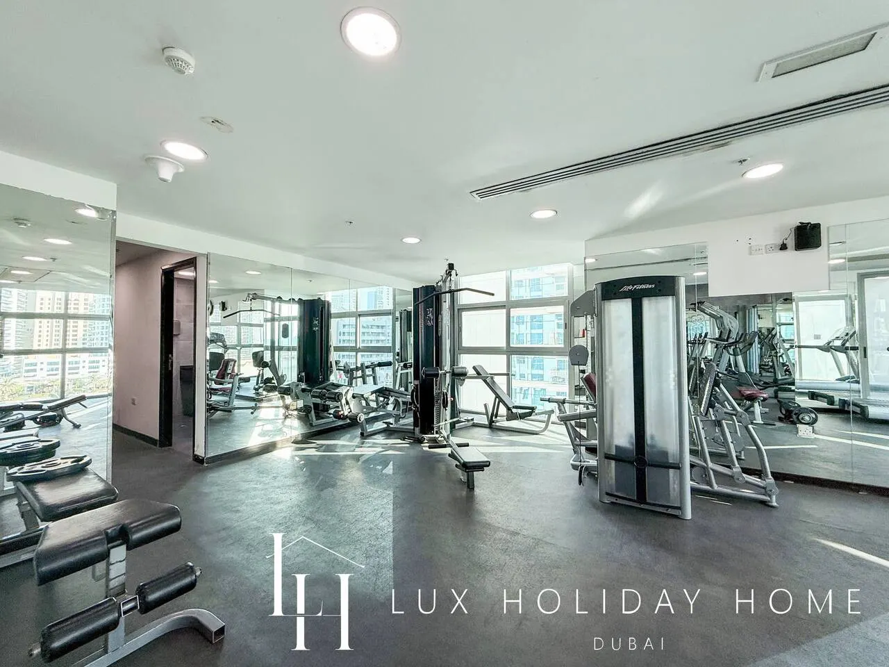 LUX The Modern Marina Suite 20