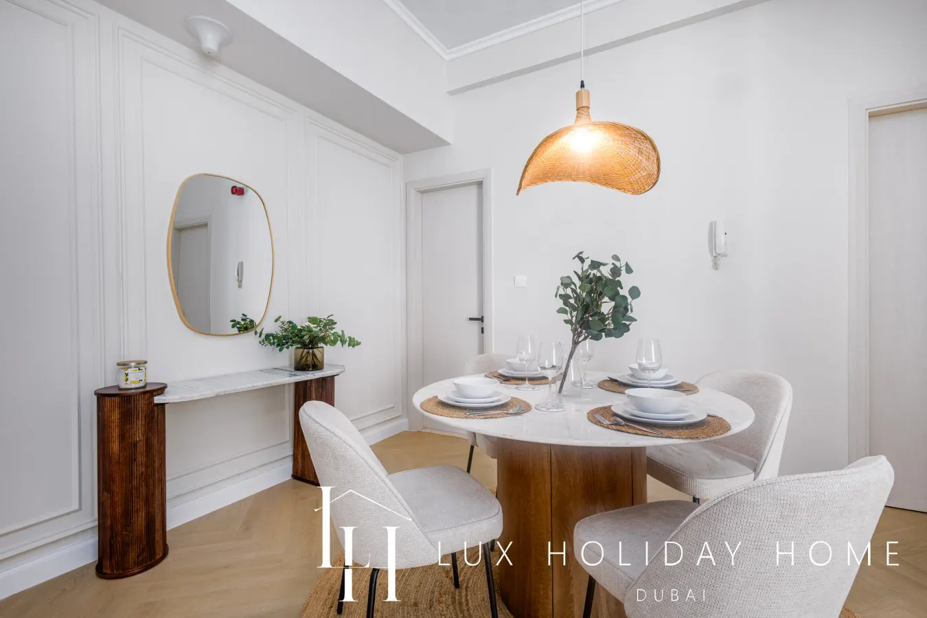 LUX The Modern Marina Suite 7