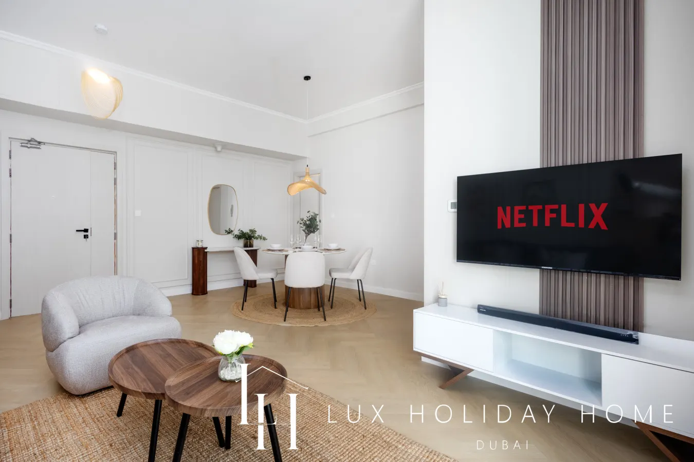 LUX The Modern Marina Suite 8