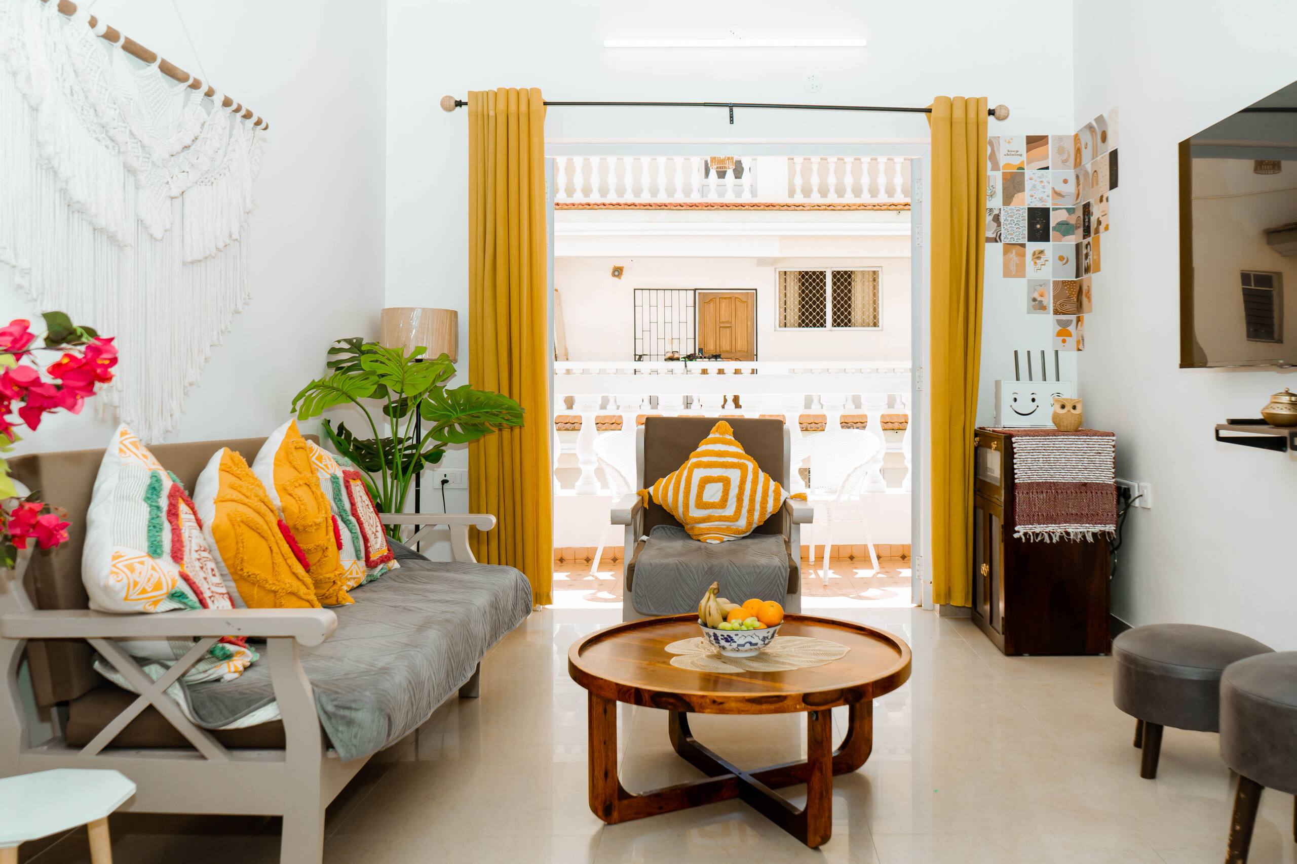 Casa Luna | 700 m stroll to Varca Beach.