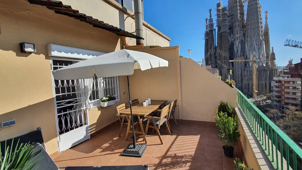 Opening Doors Sagrada Familia - Átic with terrace and amazing views 1