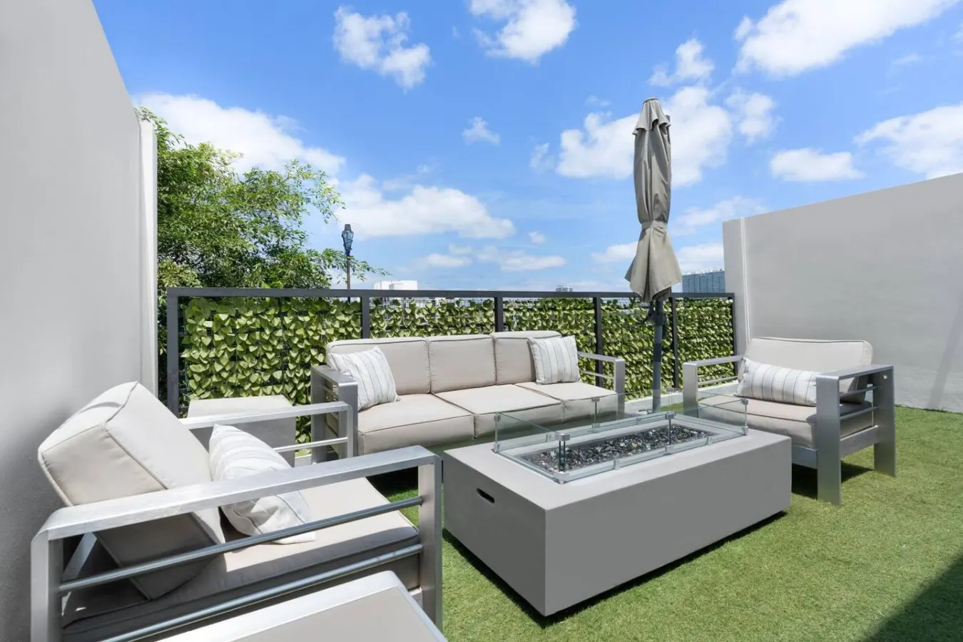 Modern Miami Oasis Private Rooftop Pool & Lounge 6