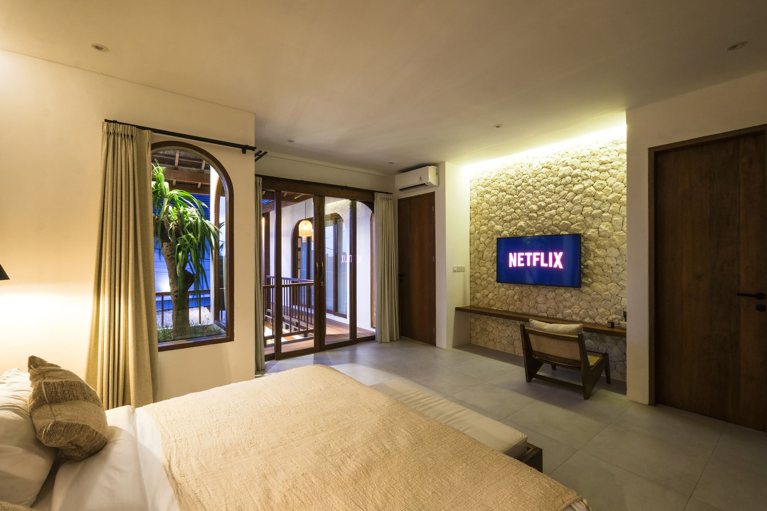 The Arki Villa: Experience Luxury Living in Canggu 35