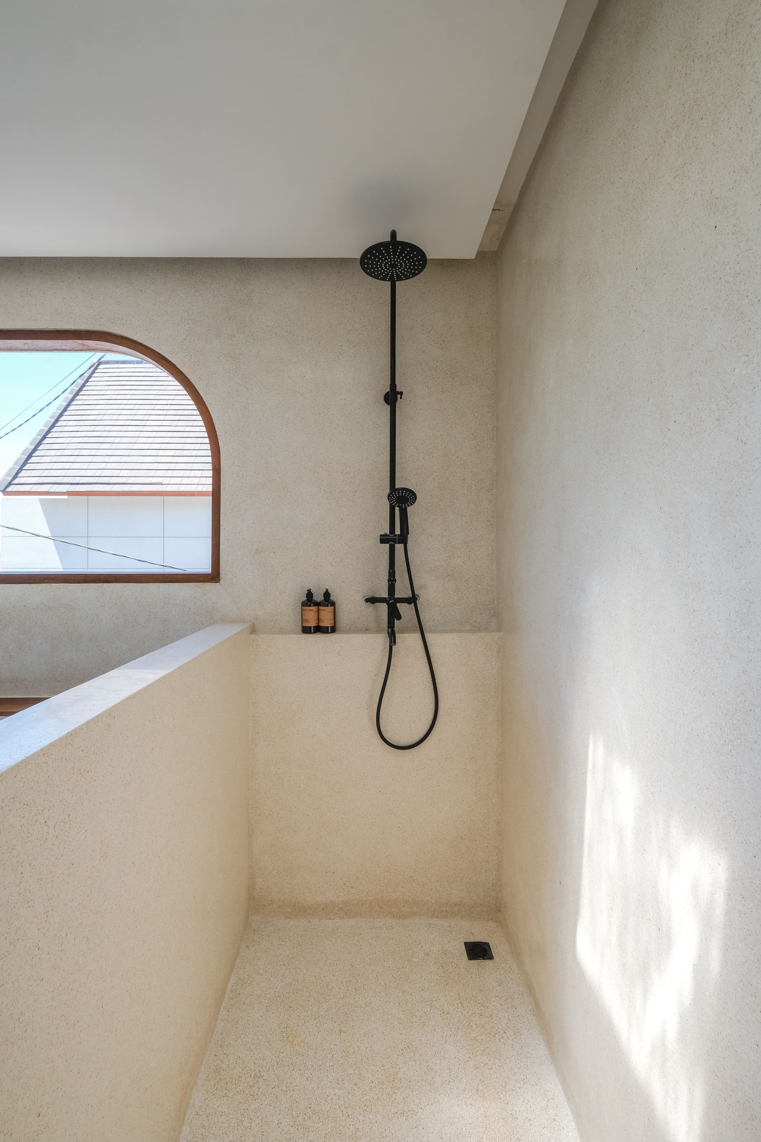 The Arki Villa: Experience Luxury Living in Canggu 28