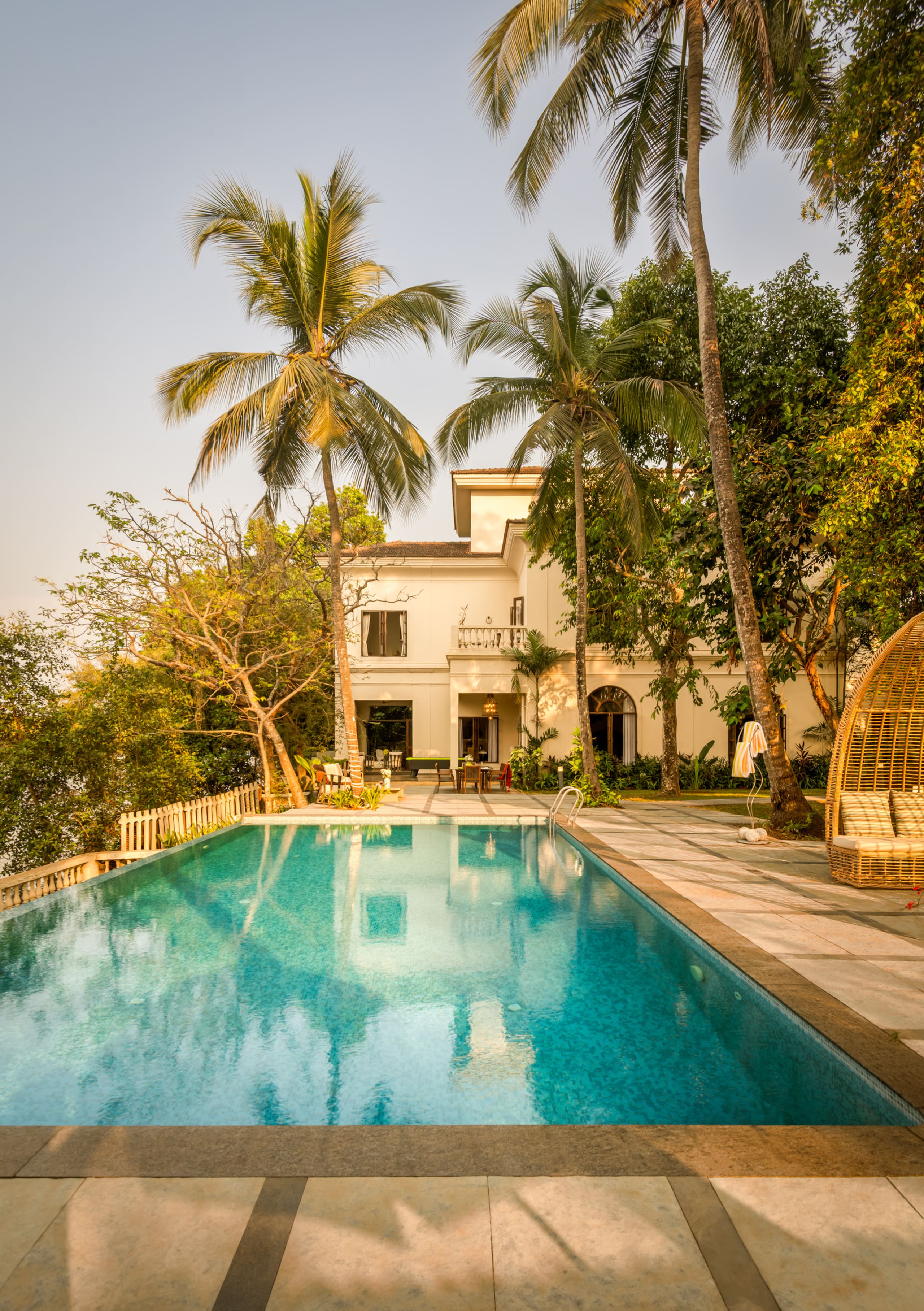 Serene Mansion 8BHK Riverview Big Family Villa 8