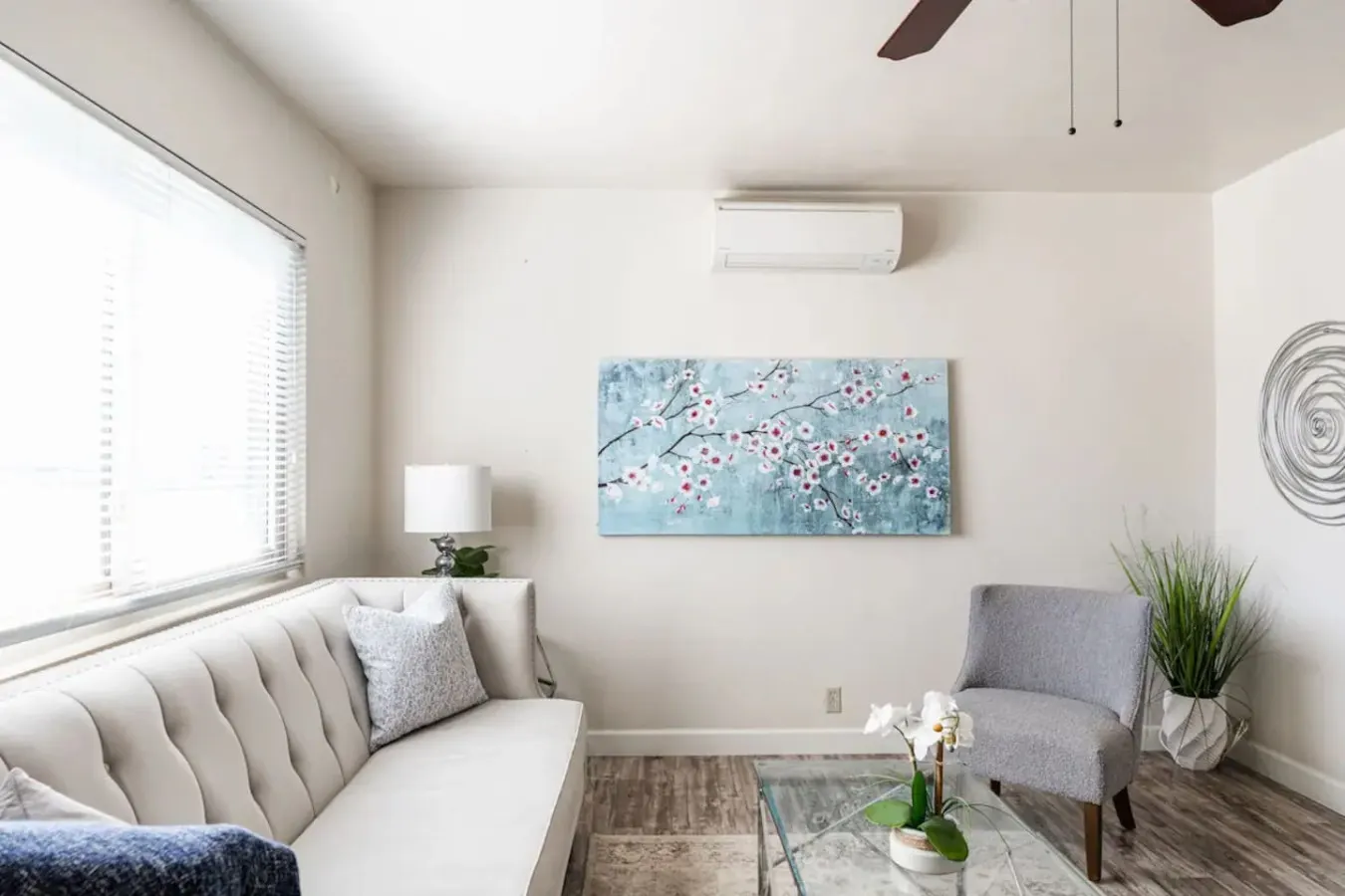 Casa Italia -2BR- AC & FREE Driveway parking