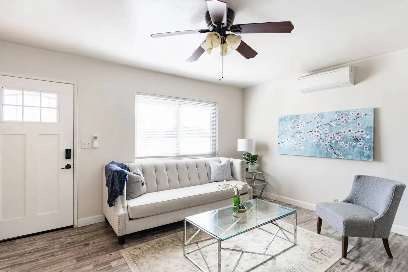 Casa Italia -2BR- AC & FREE Driveway parking — photo 2