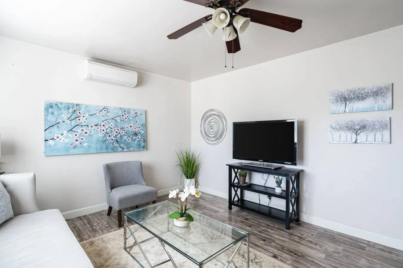 Casa Italia -2BR- AC & FREE Driveway parking — photo 4