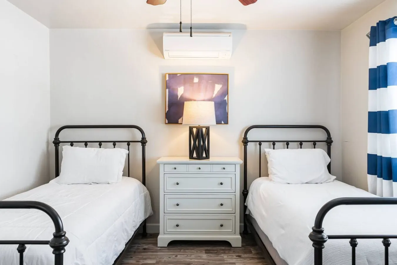 Casa Italia -2BR- AC & FREE Driveway parking 6