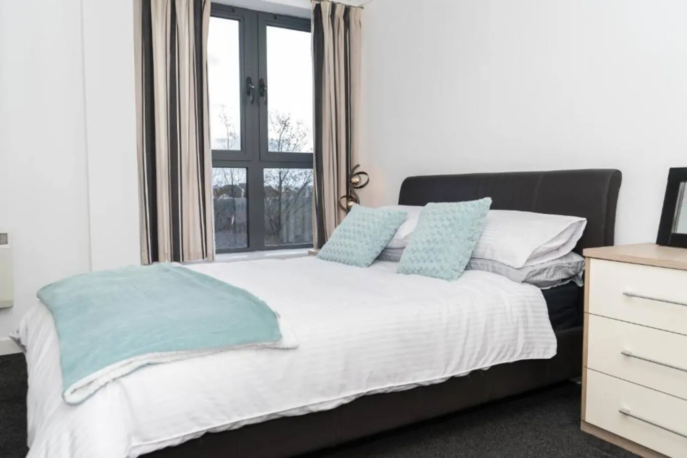 Hullidays King's & Queens Ensuite — photo 3