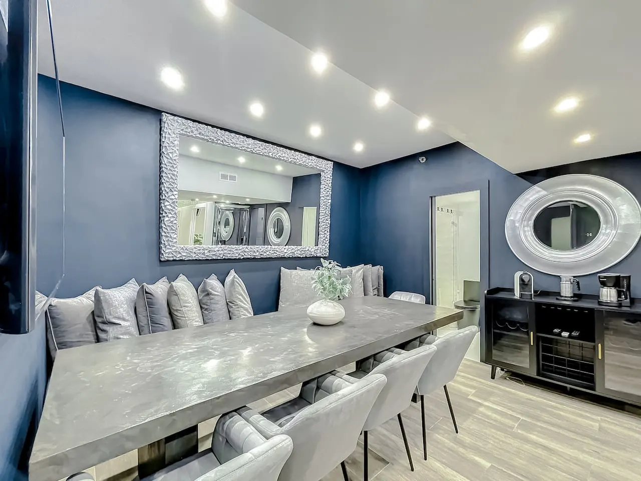 NEW: SoBe Oceanfront 7 Room Ocean Dr 2