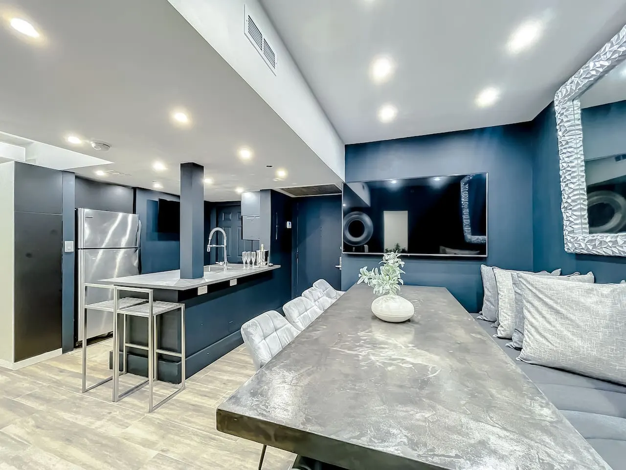 NEW: SoBe Oceanfront 7 Room Ocean Dr 14