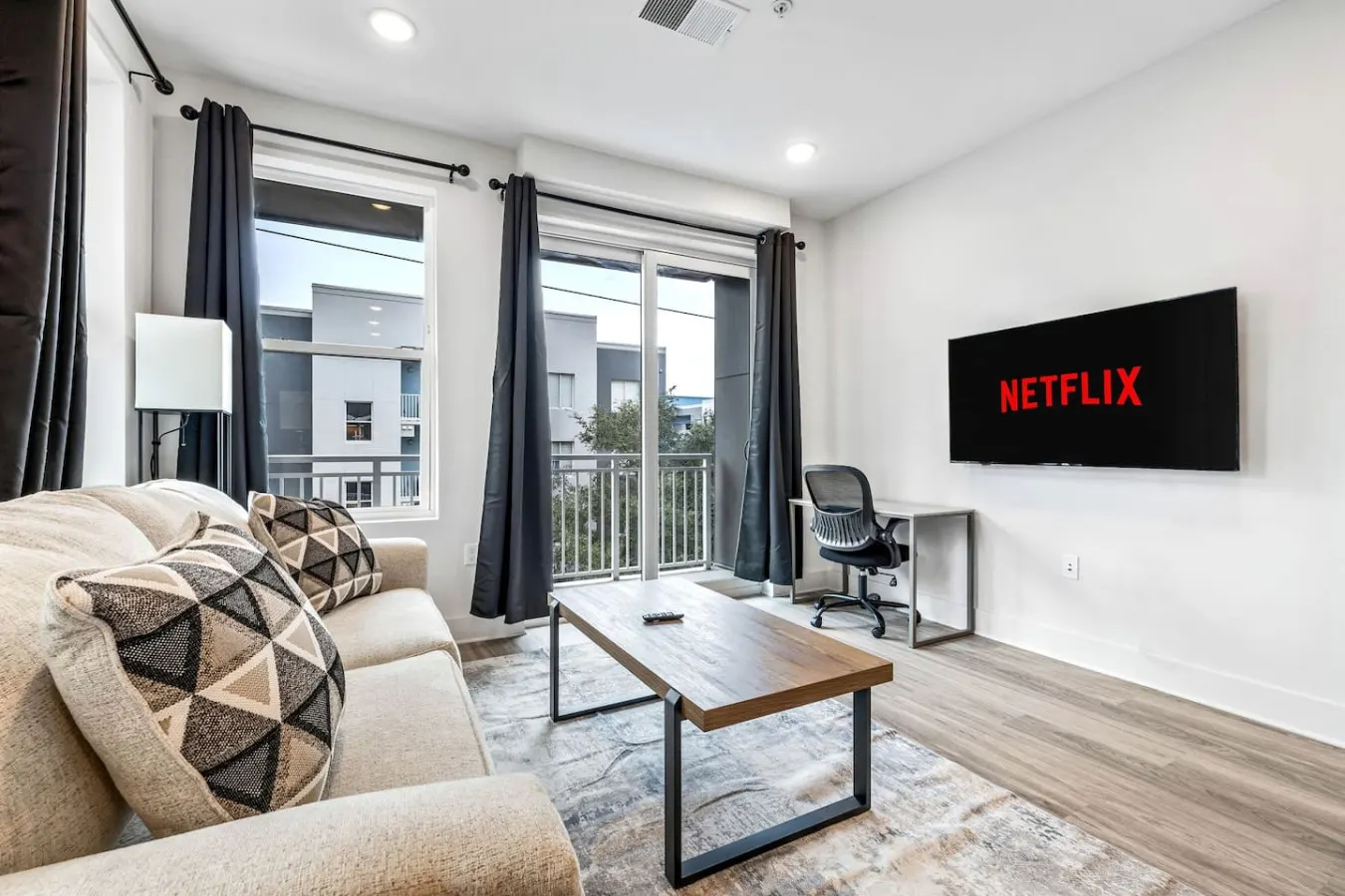 The Perfect 2BD in Channelside District Mins to DT! 14
