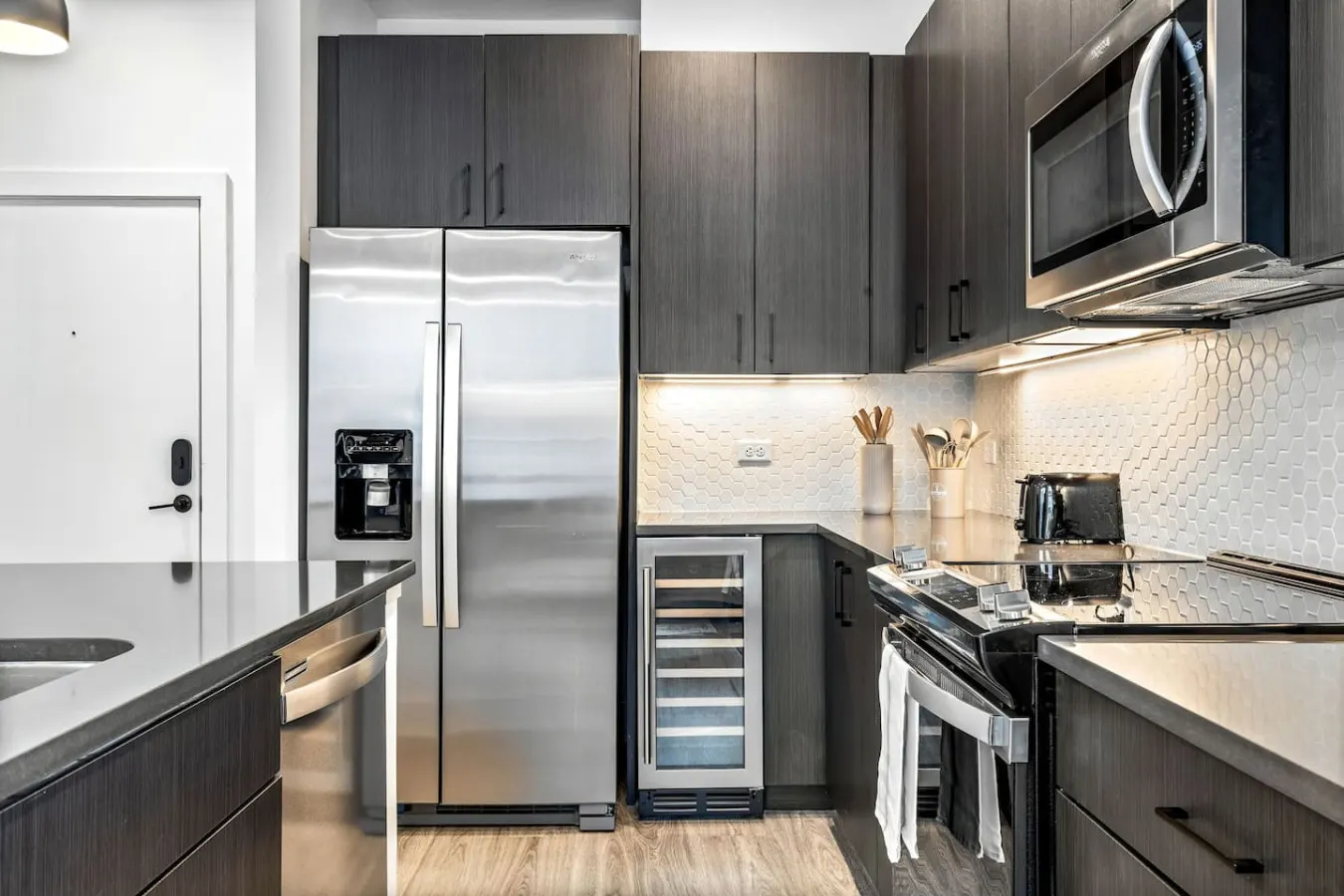 The Perfect 2BD in Channelside District | Mins to DT! — photo 3