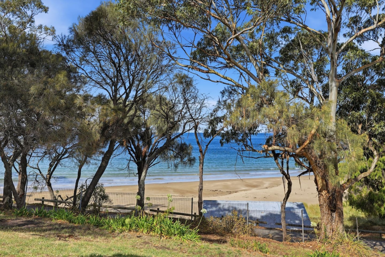 Modern Beachside Studio — photo 2