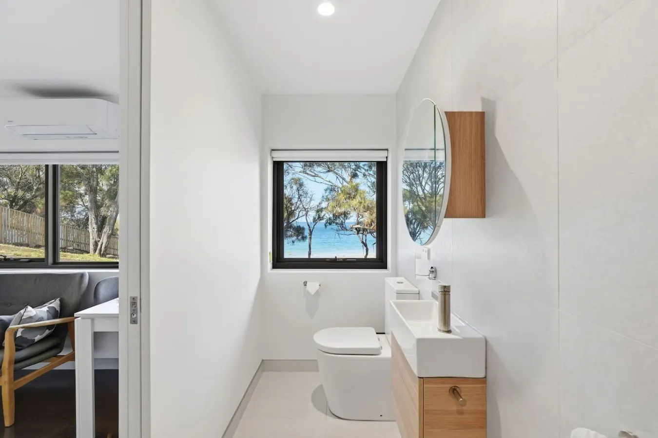 Modern Beachside Studio 12