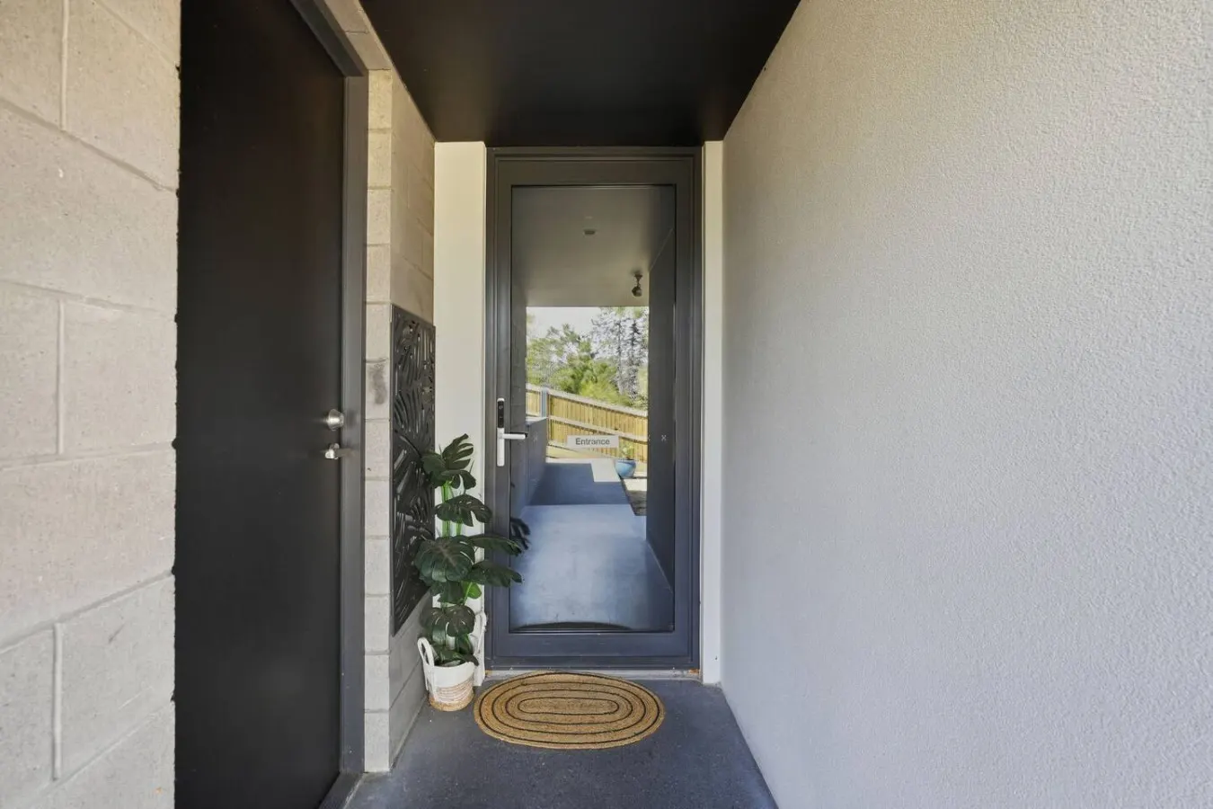Modern Beachside Studio 14