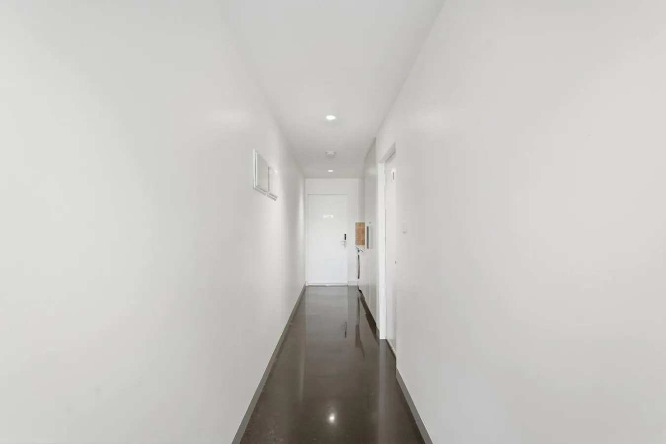 Modern Beachside Studio 15