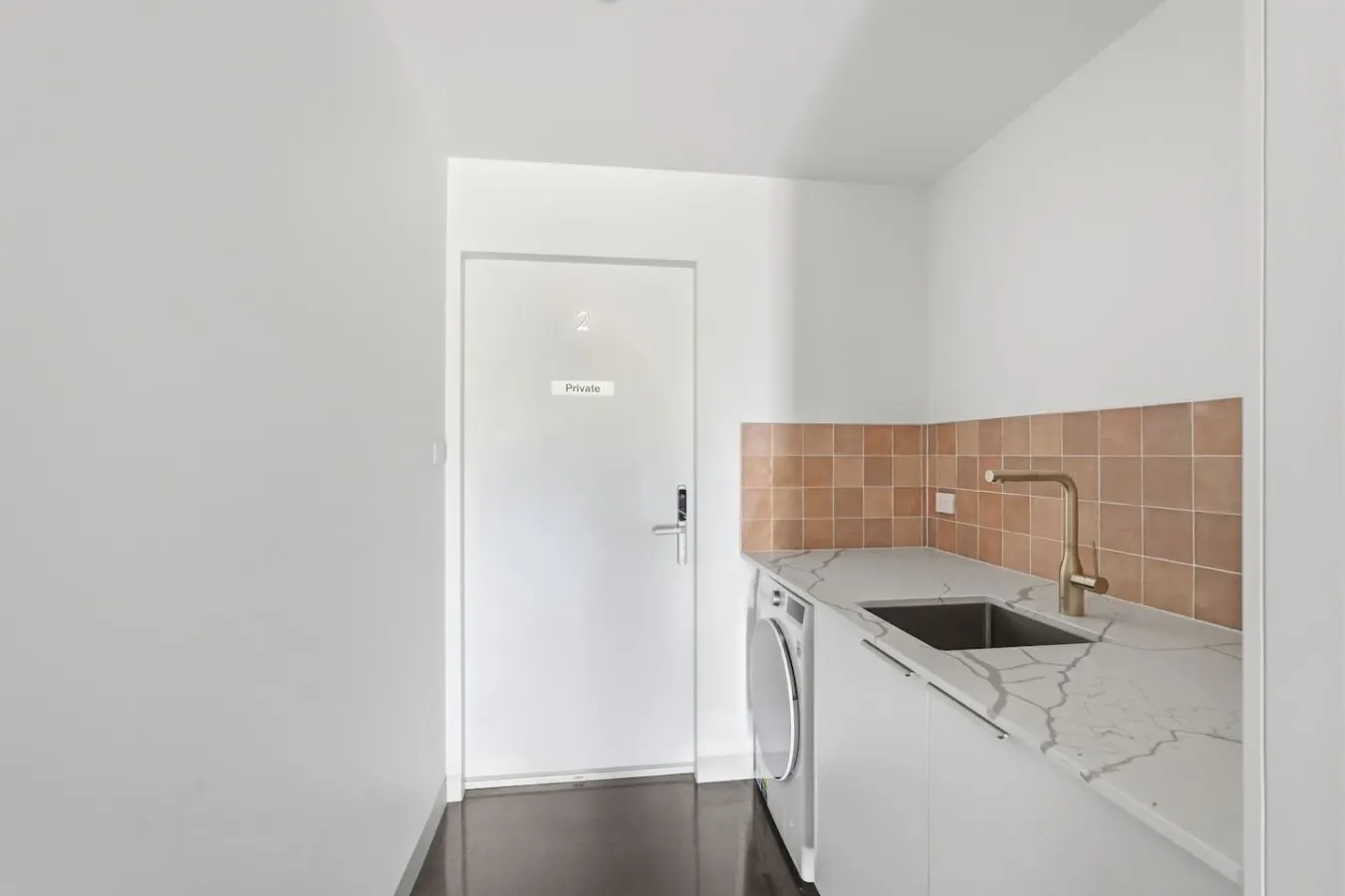 Modern Beachside Studio 16