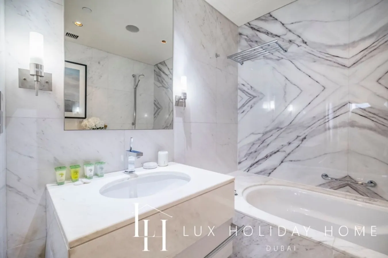 LUX The EMAAR Fashion Avenue Studio 2 11