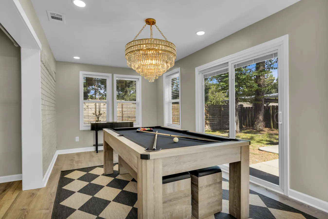 Gilded Magnolia Savannah Home Heated Pool Hot Tub Sleeps 8 12