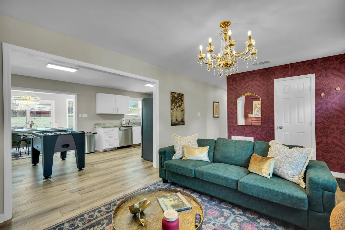 Gilded Magnolia Savannah Home Heated Pool Hot Tub Sleeps 8 14