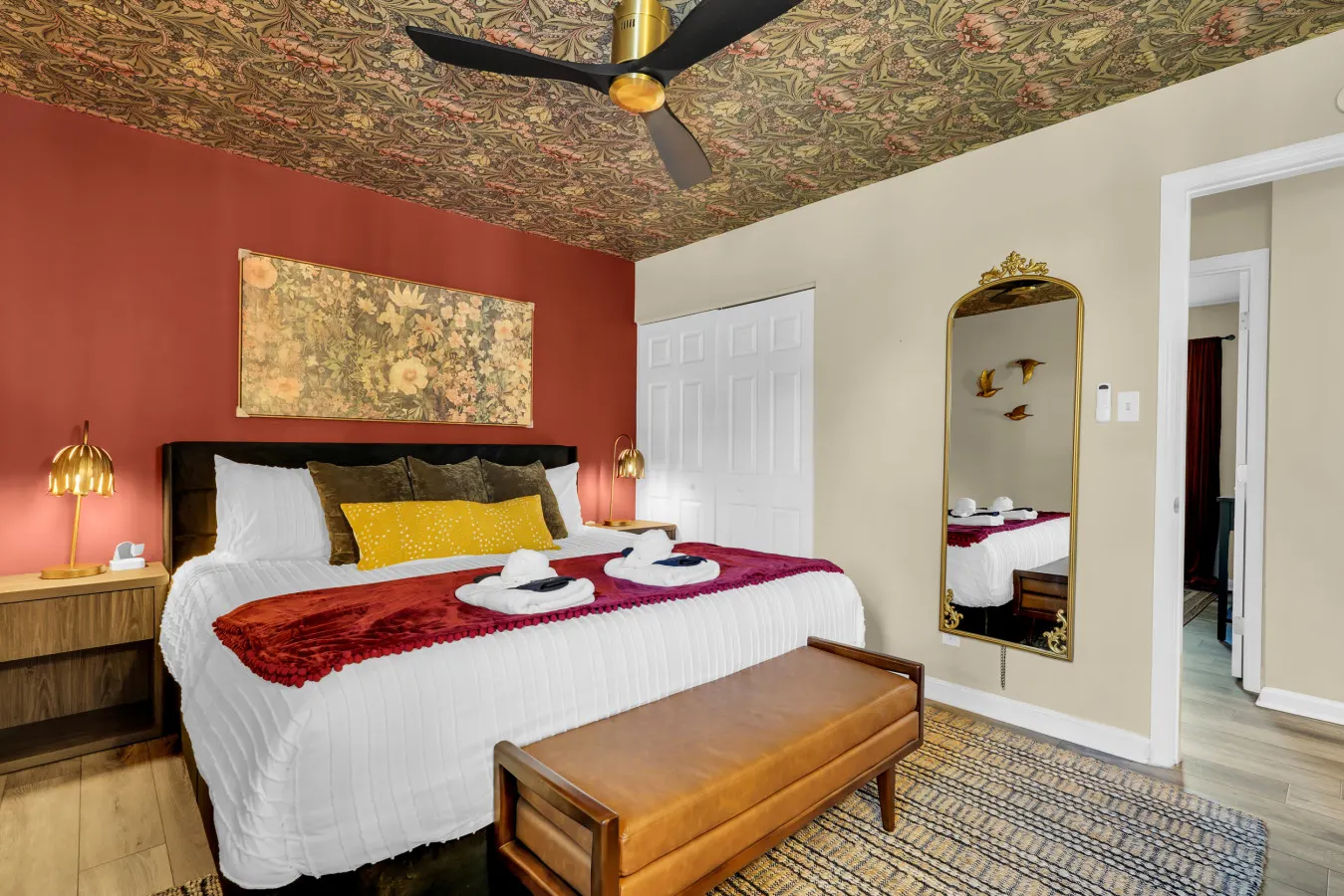 Gilded Magnolia Savannah Home Heated Pool Hot Tub Sleeps 8 15