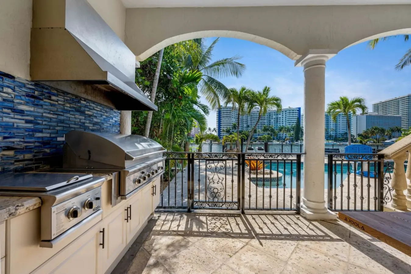 Villa Santorini 8BR 7BA for 26 Waterfront, Private Pool & More Miami Beach 13
