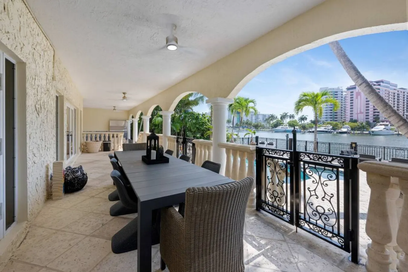 Villa Santorini 8BR 7BA for 26 Waterfront, Private Pool & More Miami Beach 14