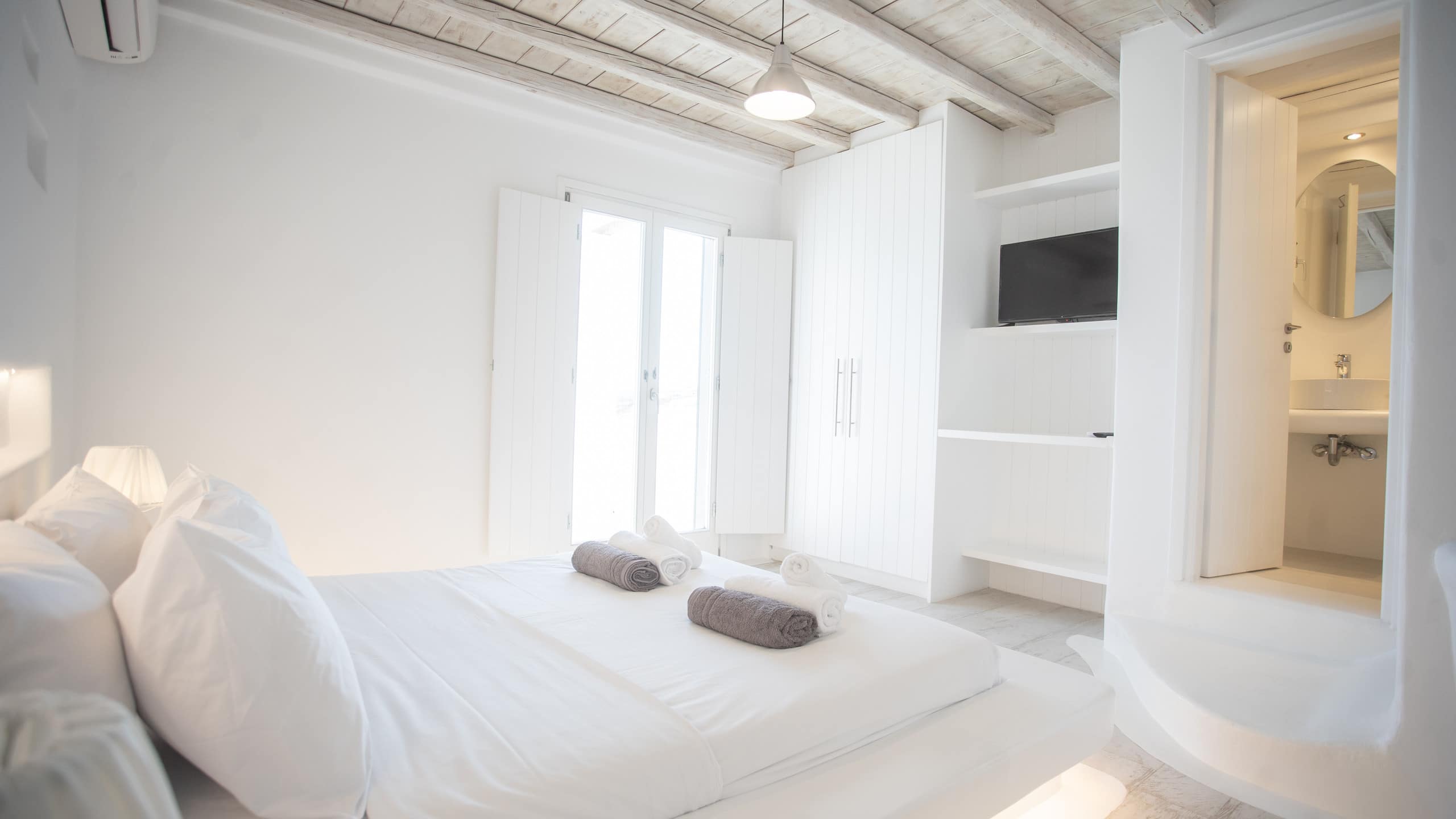 EliaSpiritVillaA1-5BD Mykonos w/pool Live&Travel 17